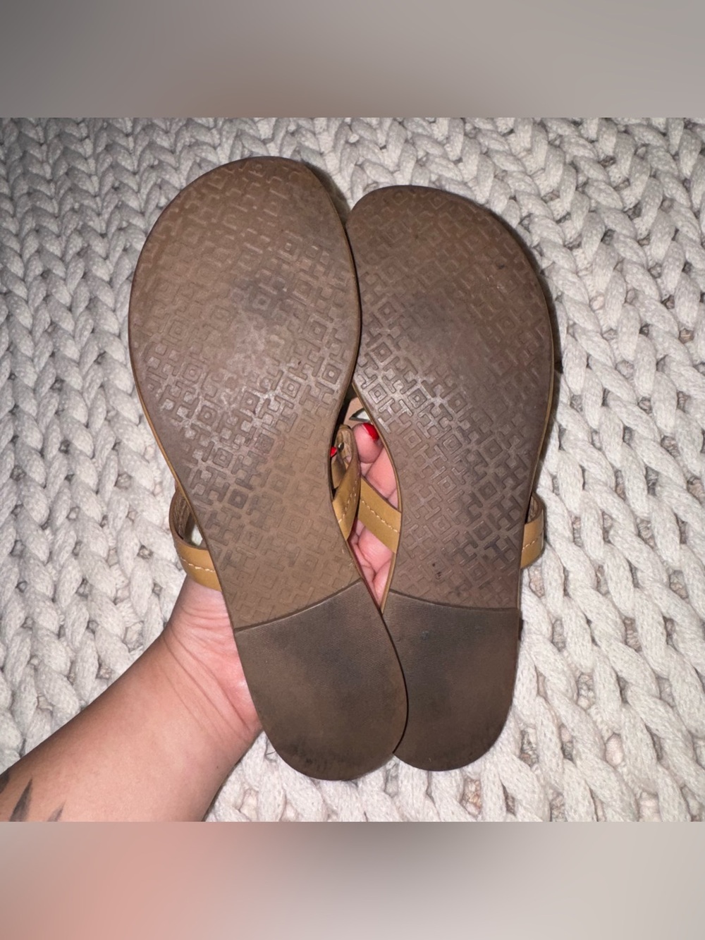 Tory Burch Tan Miller Logo Thong Sandals - Picture 2 of 2